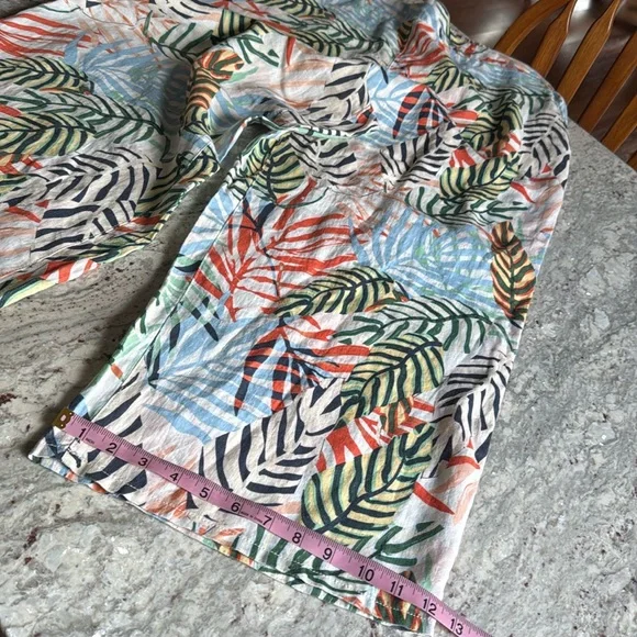 Tahari Multicolor Leaf Print Capri Pants - Picture 14 of 14